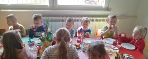 Poszukiwania wielkanocnego  zajączka oraz ŚNIADANIE WIELKANOCNE